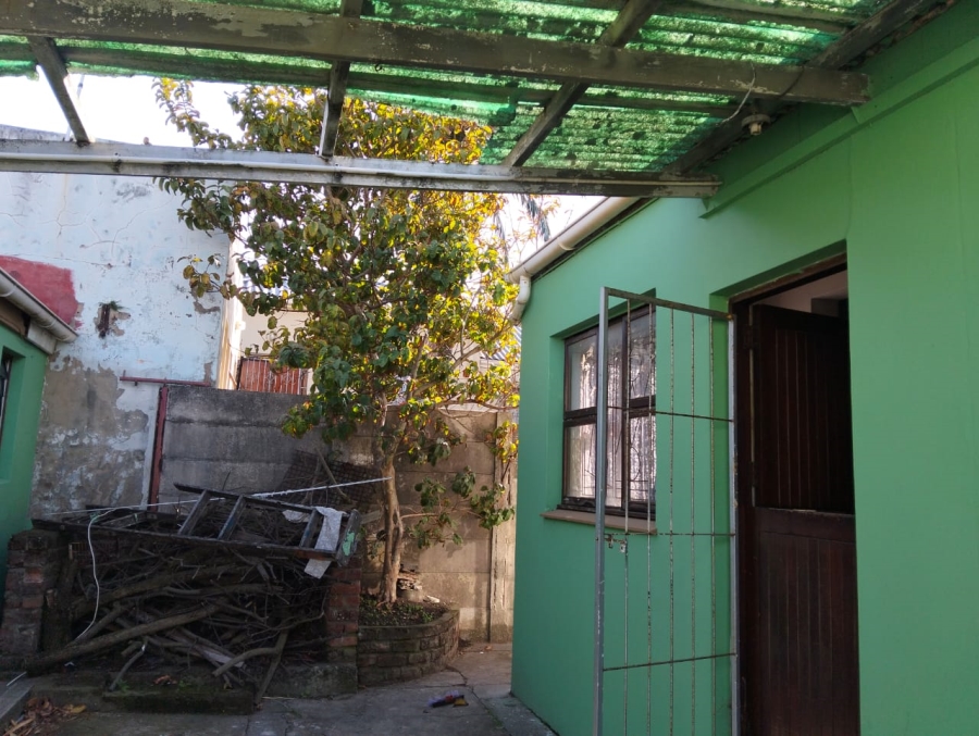 9 Bedroom Property for Sale in Quigney Eastern Cape